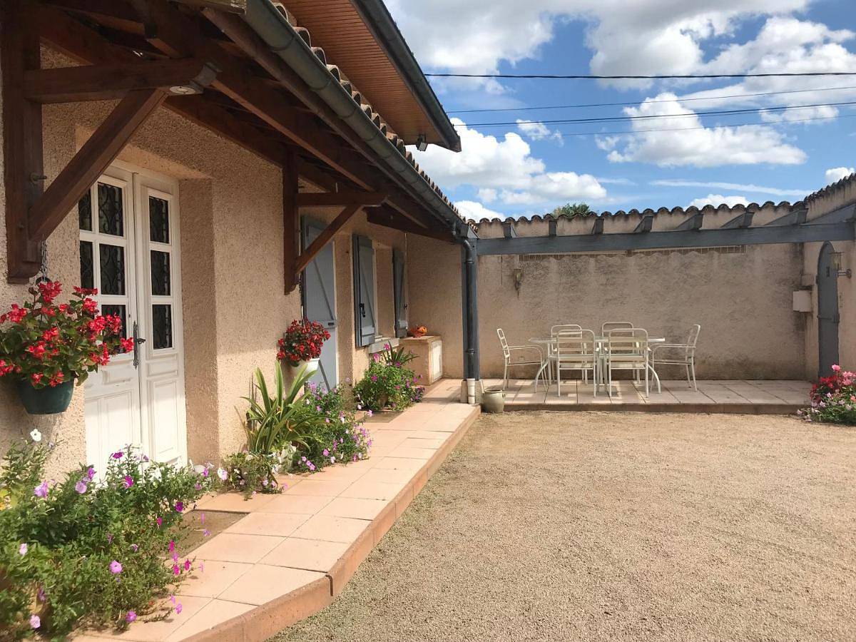 Four-Bedroom House in Saint-Georges-de-Reneins, Beaujolais