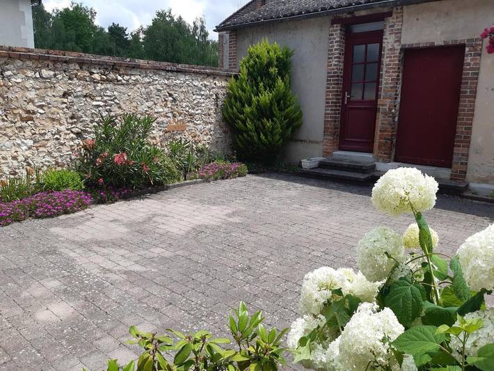 Gîte pour 2 personnes, avec jardin et terrasse, animaux acceptés à Neuvy-sur-Barangeon