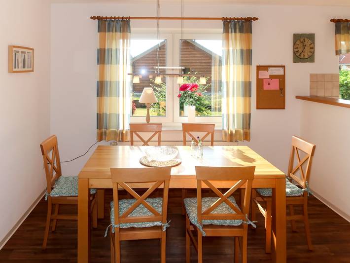 Ferienhaus für 4 Personen, mit Terrasse und Garten in Leer und Umgebung - 2