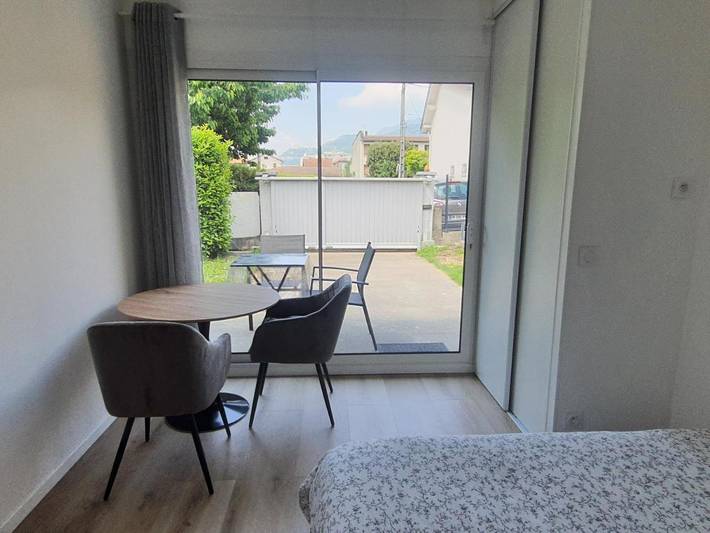 Appartement de vacances pour 2 personnes, avec jardin ainsi que vue et terrasse