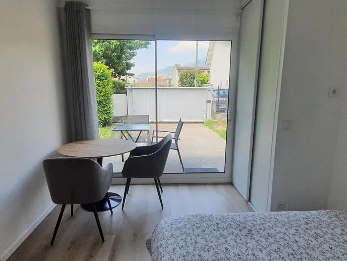Ferienwohnung für 2 Personen, mit Ausblick und Garten sowie Terrasse - 1