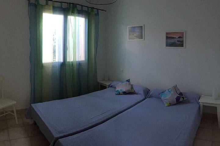 Appartement entier, La Londe Les Maures Maison rdc dans propriété privée à 400 mètres de la mer in La Londe-les-Maures, Parc national de Port-Cros