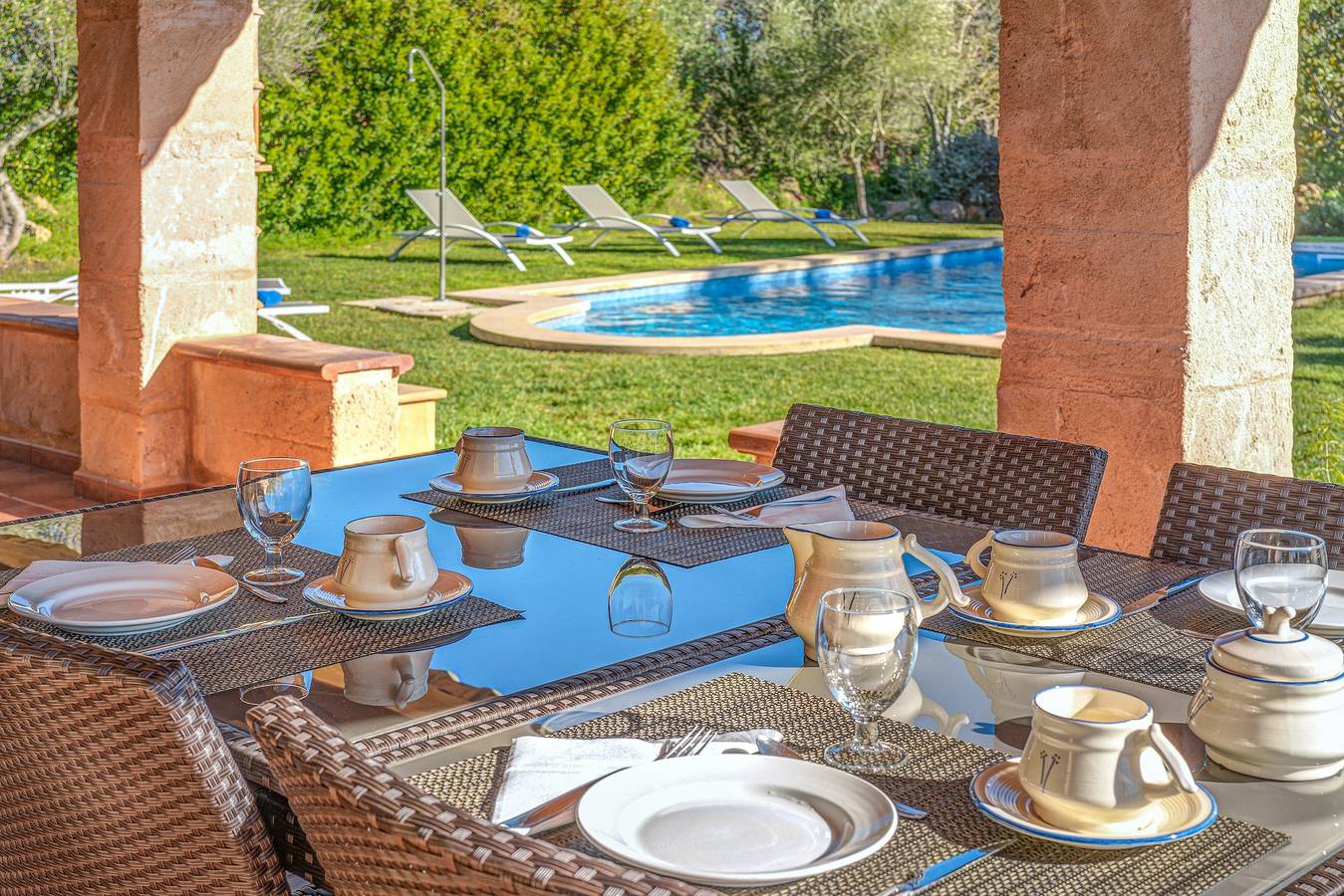 Landhuis "Can Vaja", een woning in Mallorquin stijl met zwembad, terras & tuin in Pollença, Noord-Mallorca