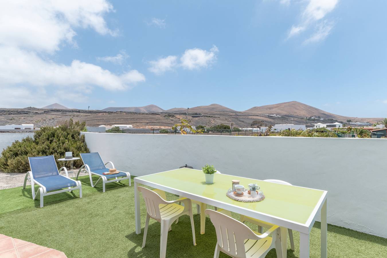 Appartement entier, Vacances 'La Dehesa' avec vue sur les montagnes et Wi-Fi in Uga, Yaiza