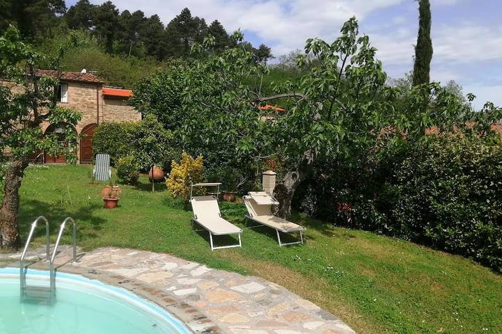 Agriturismo per 9 persone, con giardino e idromassaggio nonché terrazza, con animali domestici in Chianni