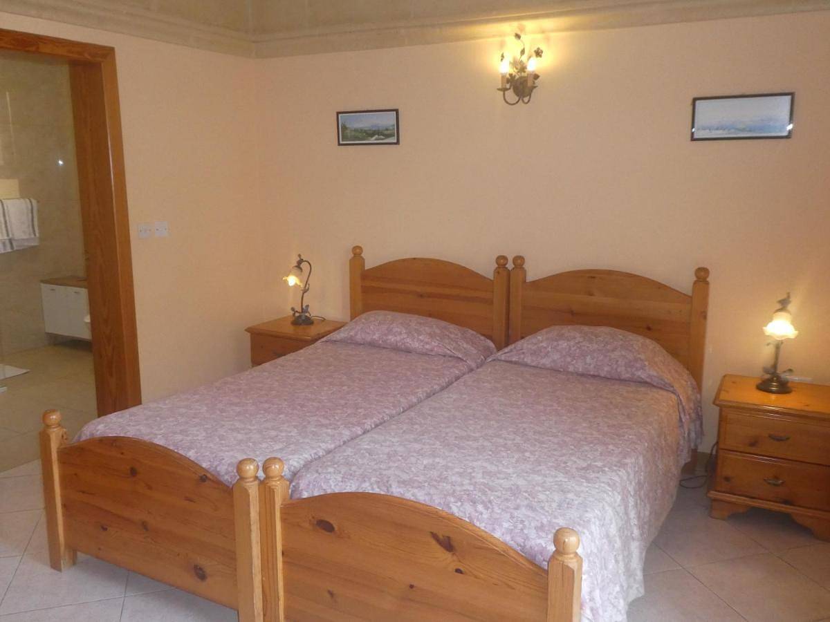 San Antonio Guesthouse in Xlendi, Munxar
