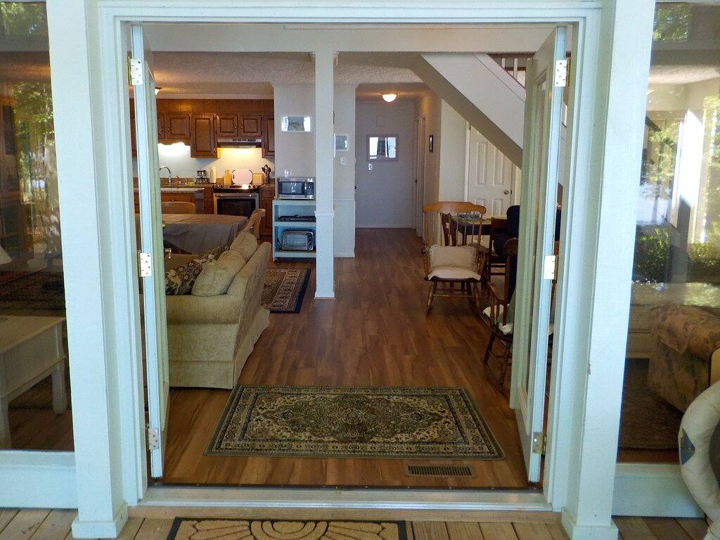 Abgelegener A-Frame in der Nähe von Marina @Family & Pet-Friendly Oconee! Dock! Kanu! Whirlpool! in Lake Oconee