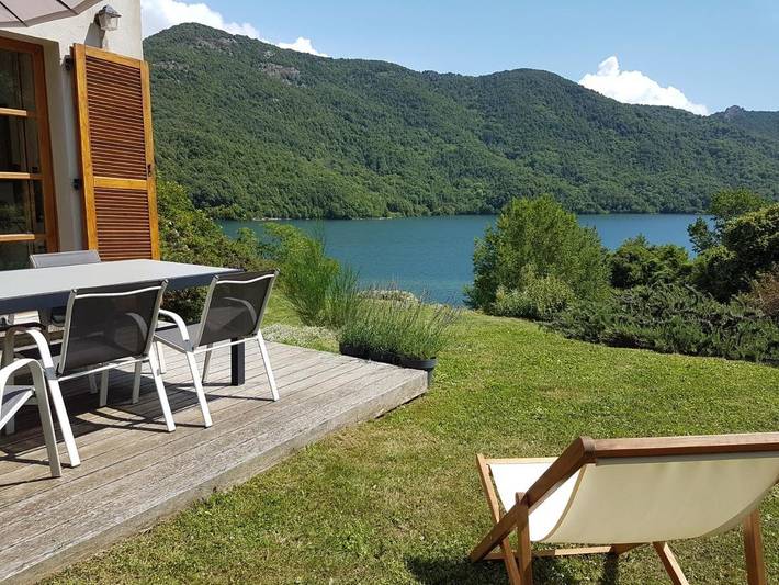Gîte pour 4 personnes, avec jardin ainsi que vue sur le lac et vue à Tolla