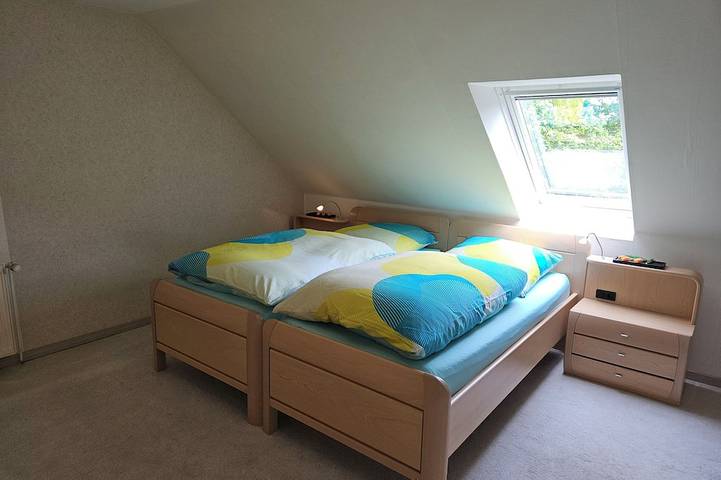 Ganze Wohnung, Helle Ferienwohnung in Ostfriesland mit großem Garten und Terrasse in Friedeburg, Landkreis Wittmund