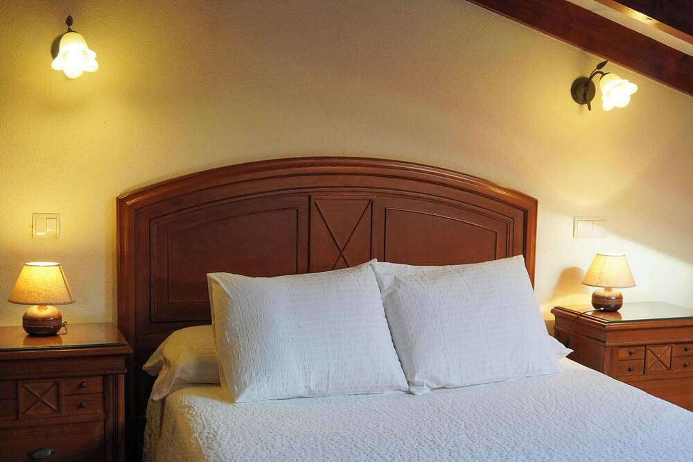 Mayra House in Camargo, Cantabrian Coast