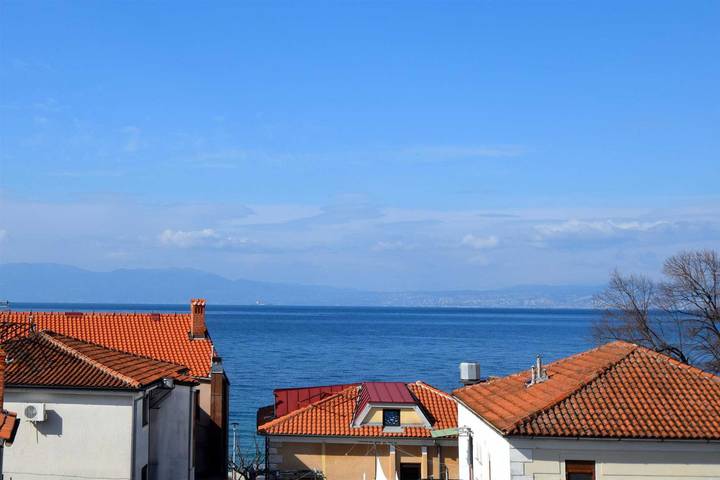 Ganze Wohnung, Apartment Paula mit Meerblick in Njivice, Krk
