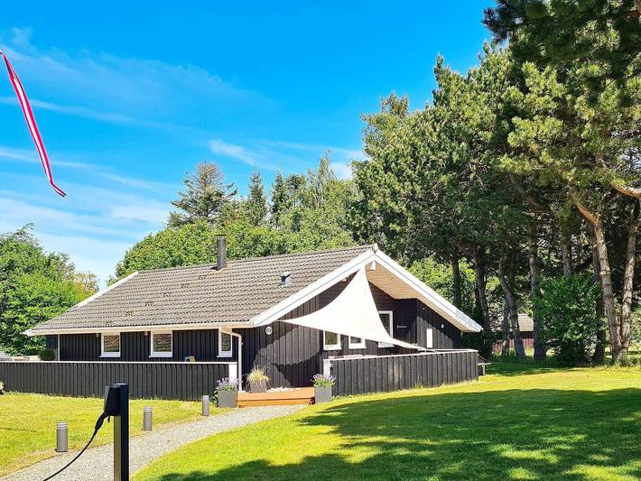 Ferienhaus für 7 Personen, mit Pool und Terrasse sowie Garten an der Kattegat Küste
