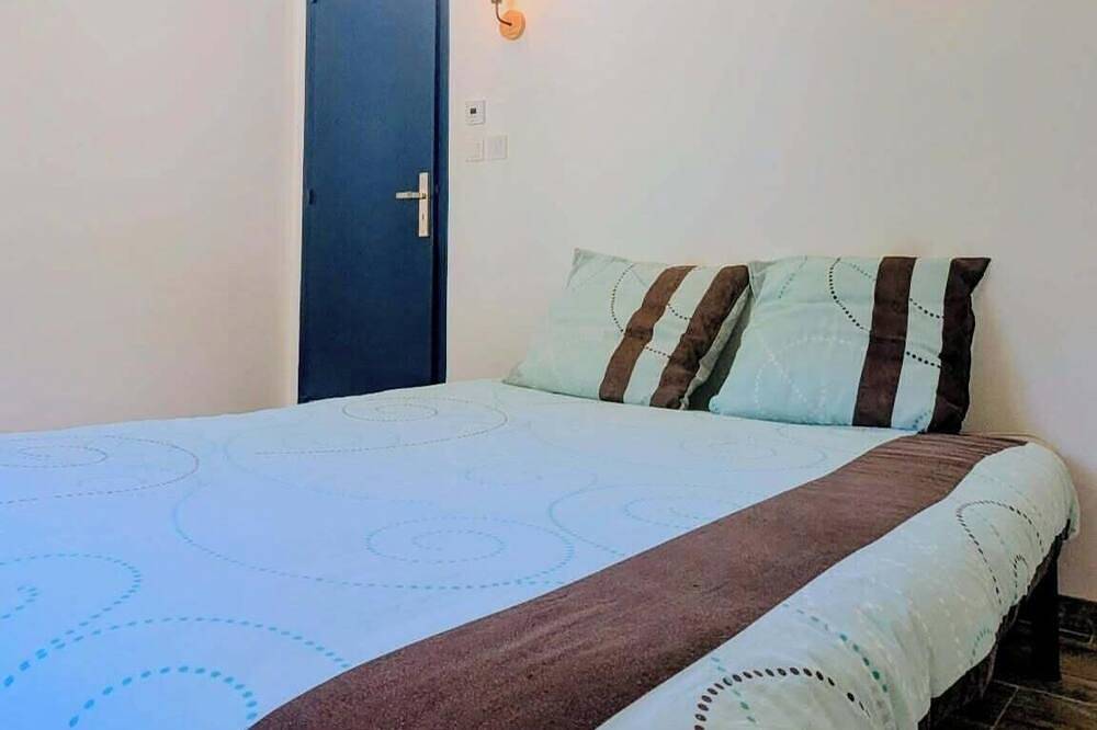 Villa 8 P/piscine/clim 5 minutes from Pont du Gard, near Uzès Nîmes & Avignon in Castillon-du-Gard, Region de Nimes