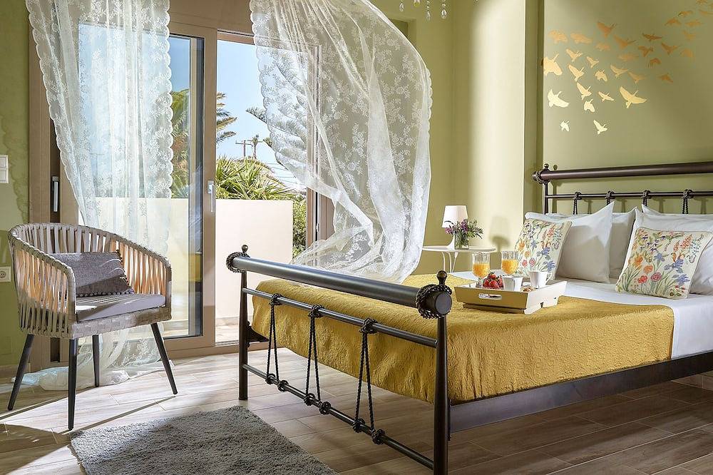 Villa Eva 2 Brandneue Luxusvilla, 50 Meter vom Meer entfernt, in einer sehr ruhigen Gegend in Kokkini Hani, Iraklio-Heraklion und Umgebung
