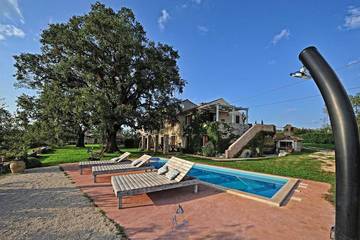 Villa für 14 Personen, mit Garten und Balkon sowie Sauna in Umag