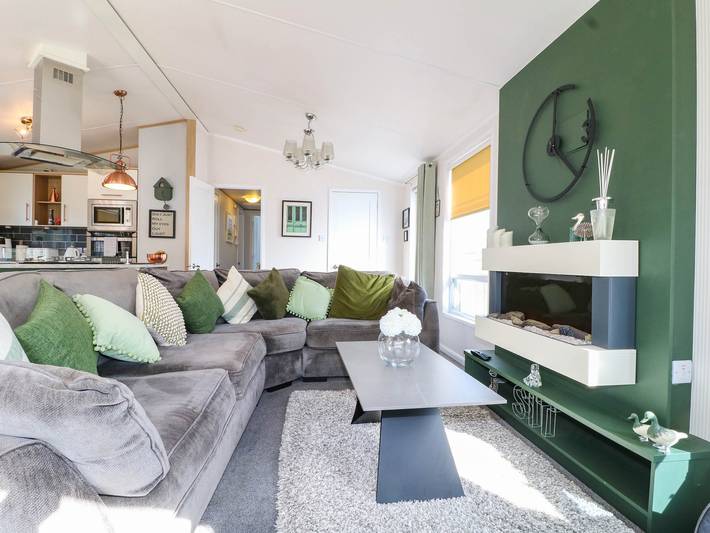 Patos y Nosotros in Marston, Lincolnshire