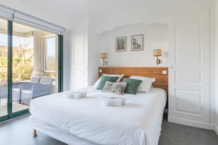 Gîte pour 4 personnes, avec terrasse ainsi que piscine et jardin à Saint-André-des-Eaux - 2