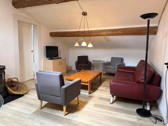 Gîte pour 6 personnes, avec jardin et piscine ainsi que bassin pour enfant et vue, animaux acceptés à Ambert - 4