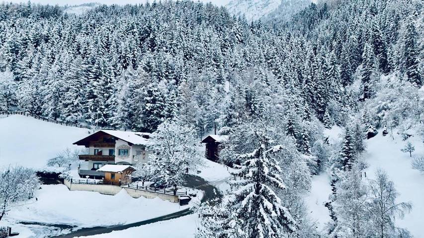 BnB für 3 Personen, mit Balkon und Ausblick, kinderfreundlich im Stubaital