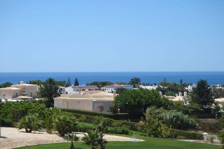 Villa für 6 Personen, mit Terrasse und Kinderpool sowie Garten und Pool - 1