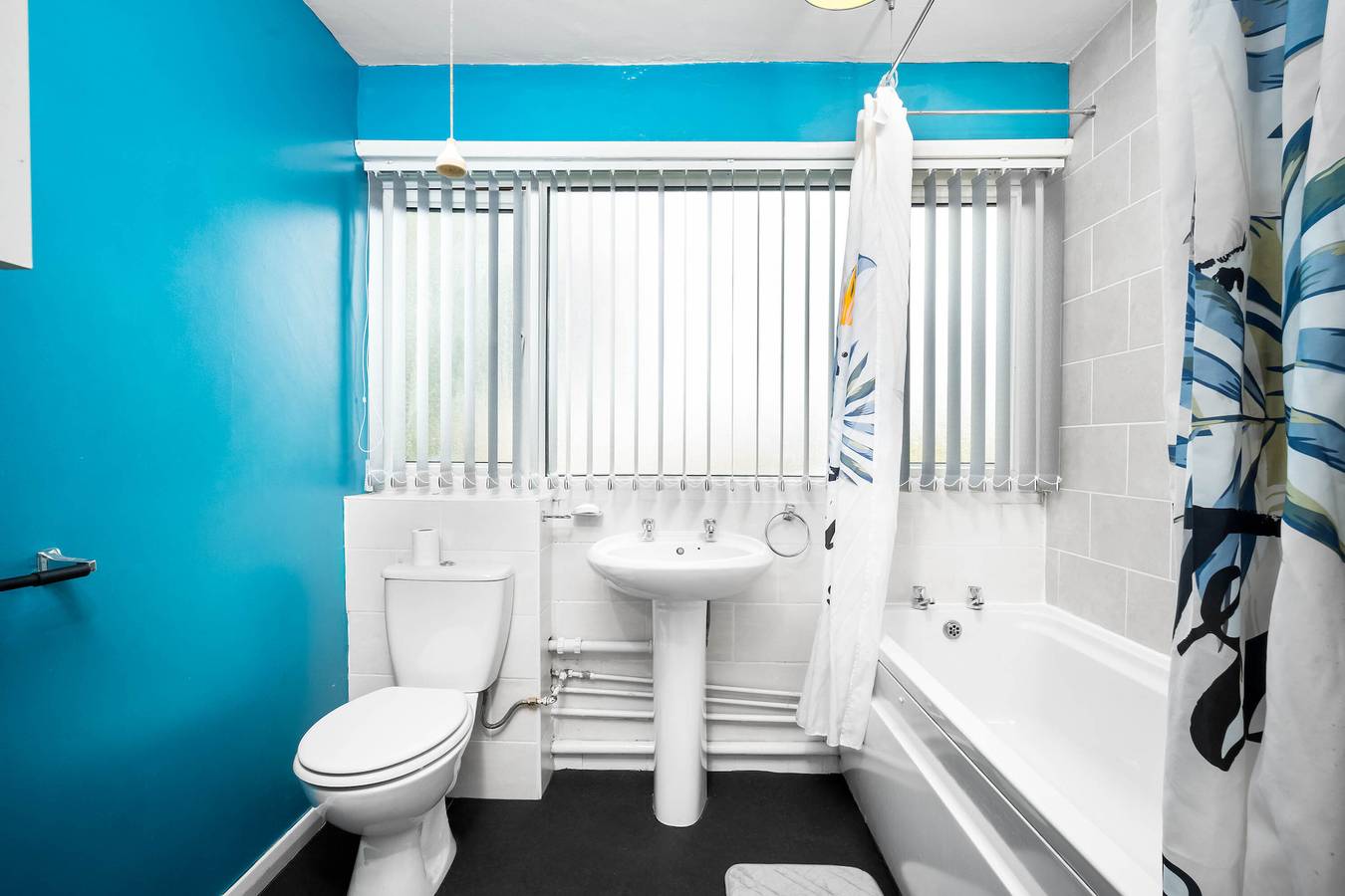 3-Bed House, Sleeps 5, Bham Airport, Parking in Solihull, Région de Birmingham
