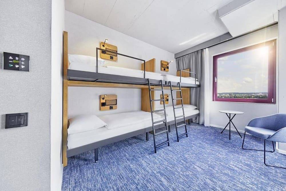 Ganze Wohnung, H2 Hotel Düsseldorf Seestern bei Sunday Quad Room in Düsseldorf, Düsseldorf und Umgebung