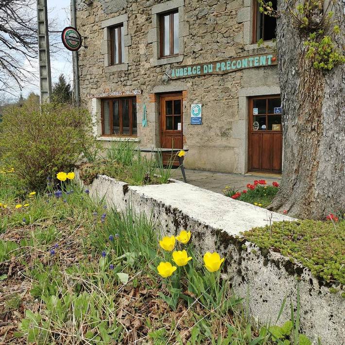 Chambre d’hôte pour 4 personnes, avec Terrasse et Jardin ainsi que Piscine et Vue