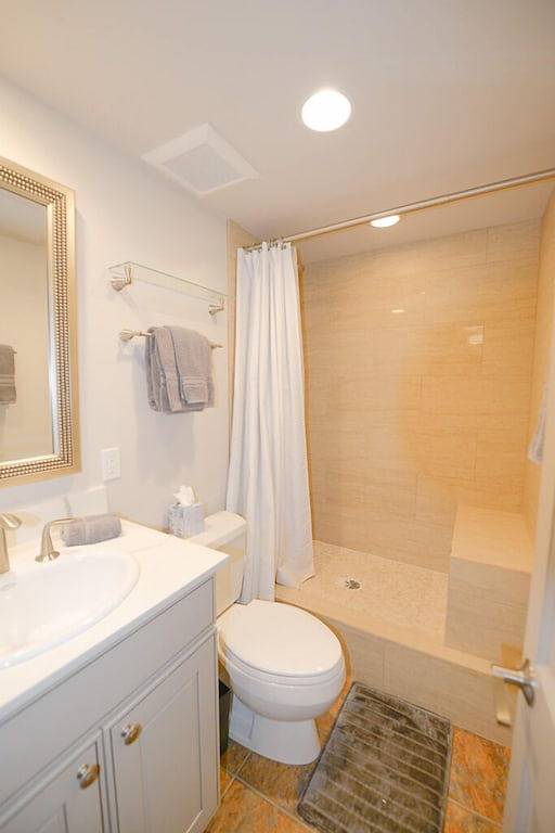 Ganze Wohnung, 100 Schritte zur Gondel! Neu renoviert - Herbst 2017! Neben dem Arrabelle. in Vail Ski Resort, Vail