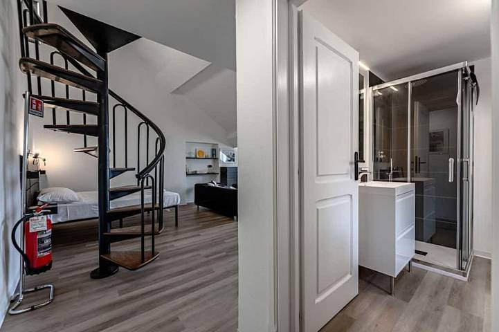 Apartamento entero, [Palacio Histórico Dúplex] Cruceros 2 min • A/C in Savona (City), Savona