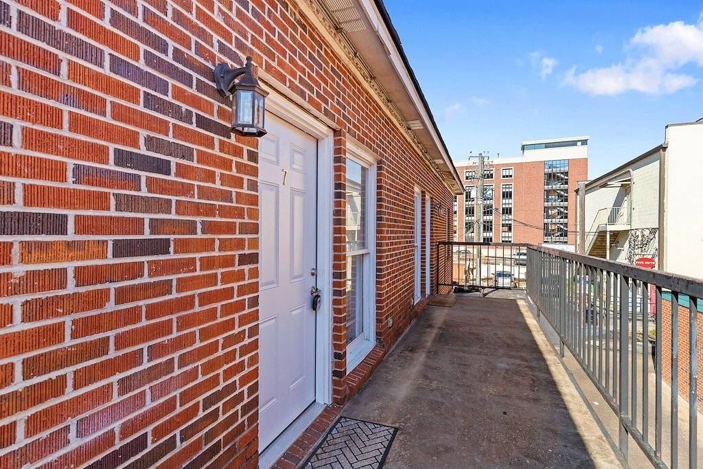 Ganze Wohnung, Across from Campus! Magnolia Linenco #7 Downtown Au in Auburn (AL), Alabama