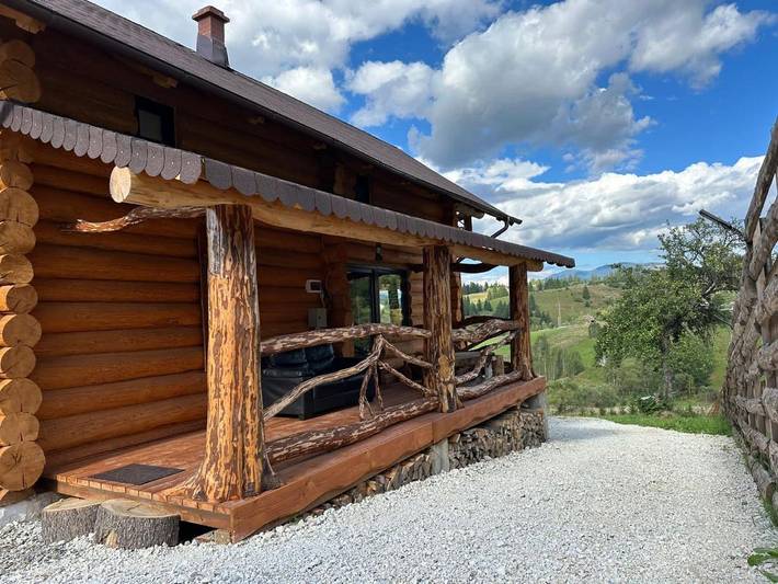 Gîte pour 8 personnes, avec jardin ainsi que balcon et vue dans Dorna-Arini - 3
