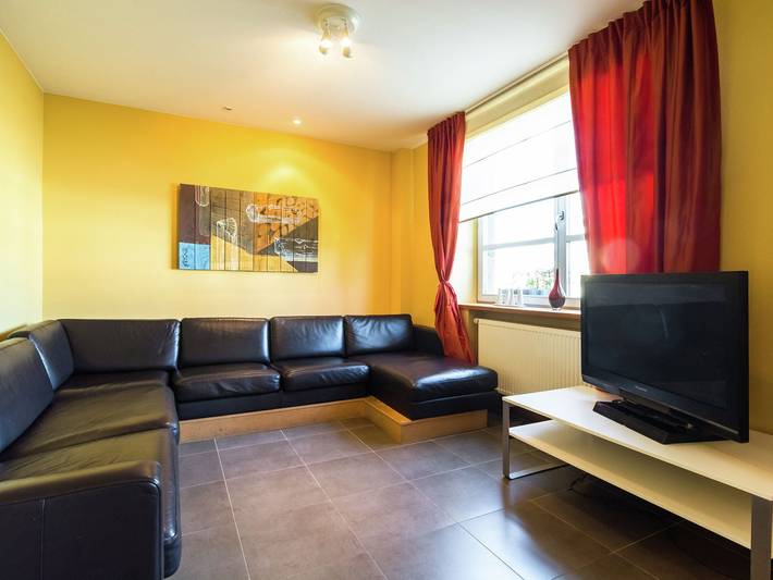 Gîte pour 24 personnes, avec jardin et sauna, adapté aux familles dans Robertville - 2