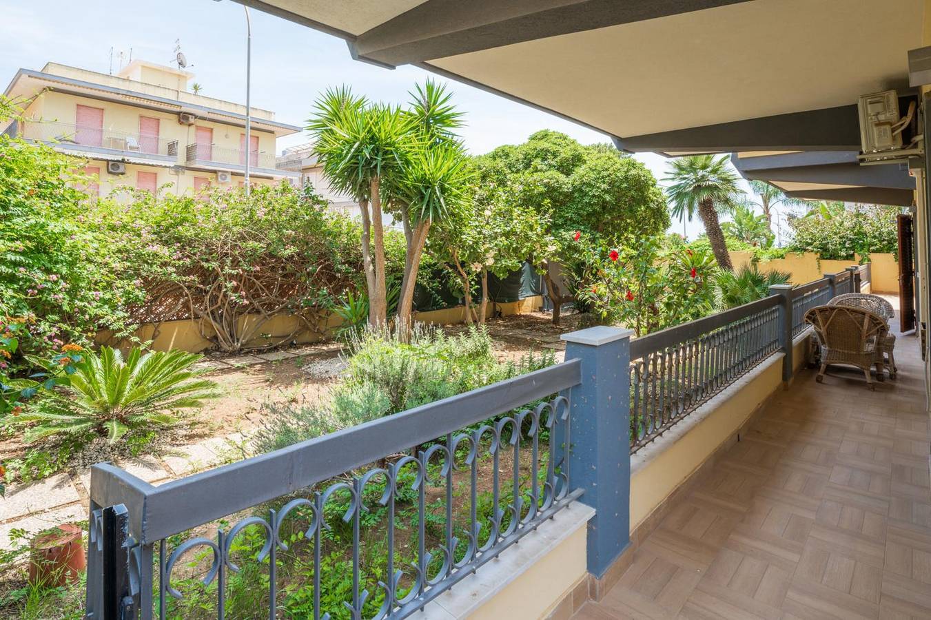 Apartamento entero, Marte, appartamento vacanze a 100 m dalla spiaggia di Marina in Marina di Ragusa, Provincia de Ragusa