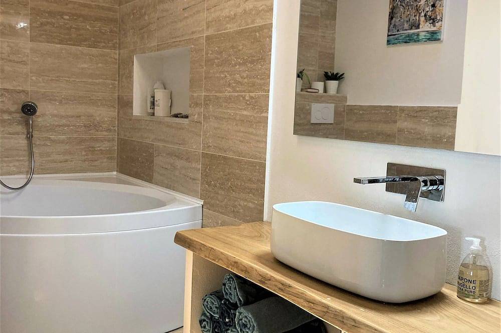 Appartamento intero, Spazioso appartamento storico con terrazza sul tetto in Orbetello, Provincia di Grosseto