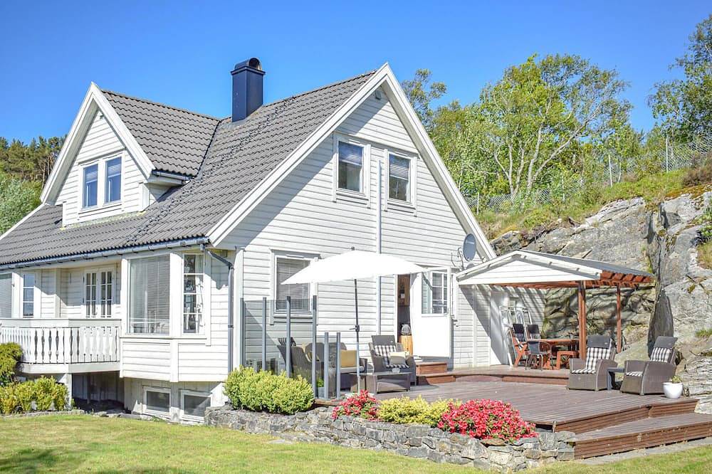 Cozy home in Aksdal with house sea view in Tysvær