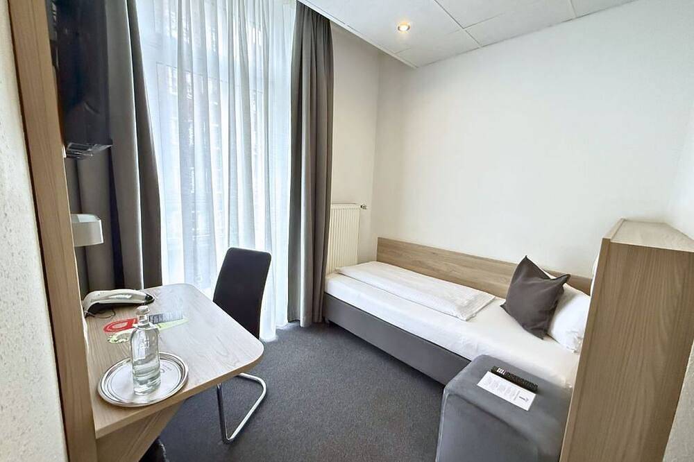 Zweibettzimmer, Dusche,Wc - Top Hotel Hohenstaufen in Deutsches Eck, Koblenz