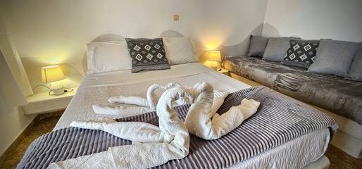 Apartment for 2 People in Perissa, Santorini, Photo 1
