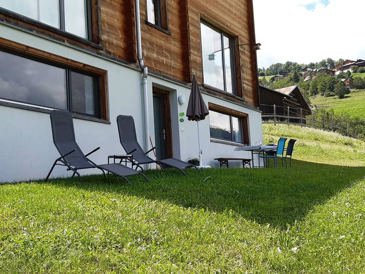 Ganze Ferienwohnung, Ferienwohnung Nisals, Luven - 2 Zimmer Ferienwohnung max. 4 Pers. im Eg in Luven, Alpenarena