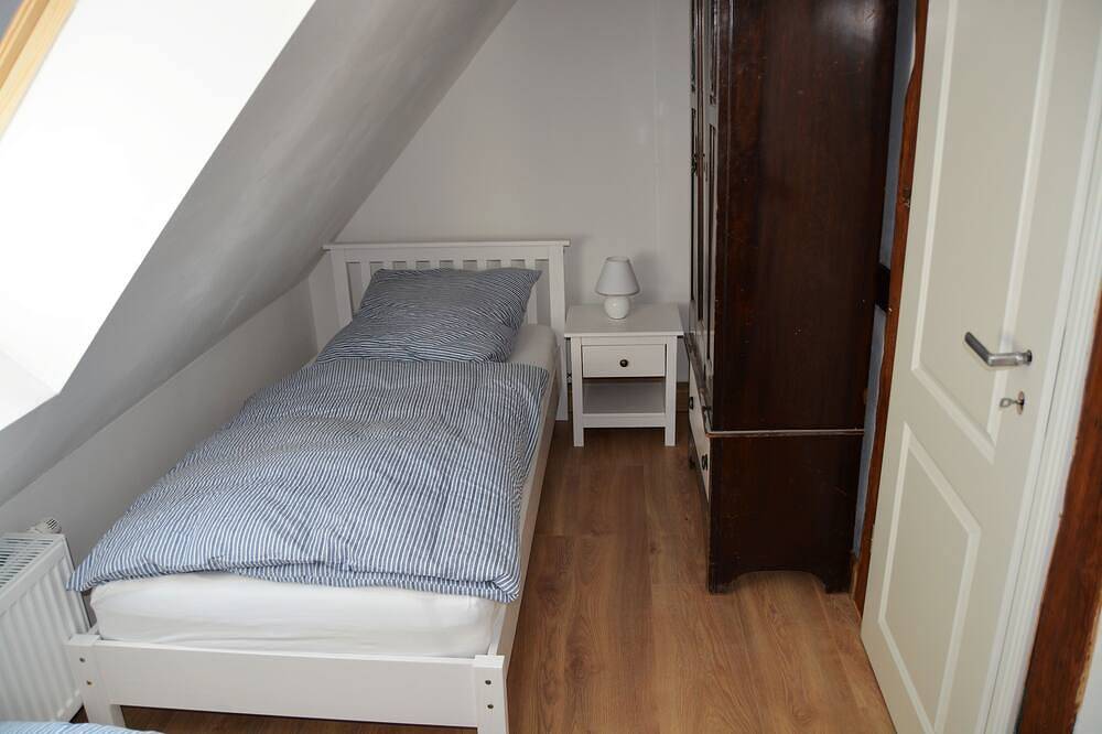 Ganze Wohnung, Schwalbennest - Gutshaus Redentin in Krusenhagen, Neuburg