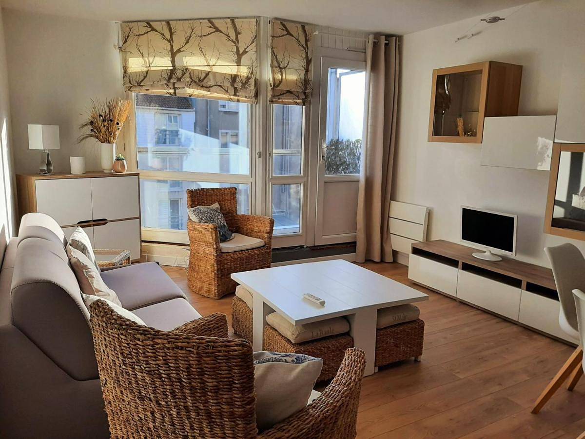 Appartement entier, Two-Bedroom Apartment in Boulogne-sur-Mer, Région de Boulogne-sur-Mer