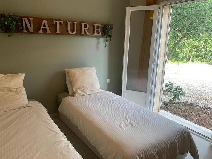 Location de vacances pour 6 personnes, avec piscine ainsi que vue et balcon à Toudon - 3