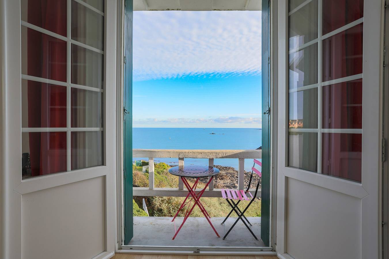 Ganzes Studio, Studio "Direkter Meerblick für 2 Personen" mit Meerblick, 2 Balkonen und Wlan in Saint-Quay-Portrieux, Côte de Goëlo
