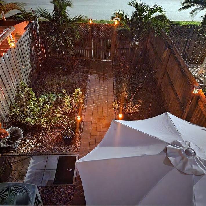 Vacation rental for 4 people, with balcony and yard in Cape Canaveral