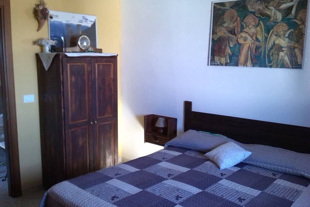 Eco holidays between Sea and Mountains of Abruzzo App. \"La Luna\" in Castiglione Messer Raimondo, Gran Sasso