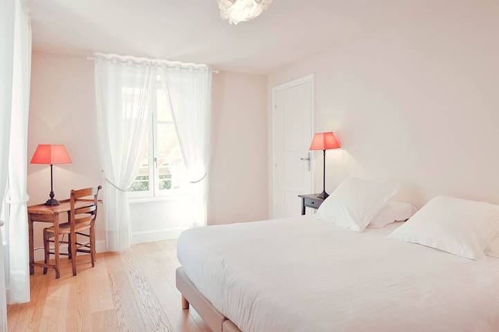 Location de vacances pour 10 personnes, avec jardin et piscine à Divajeu - 2