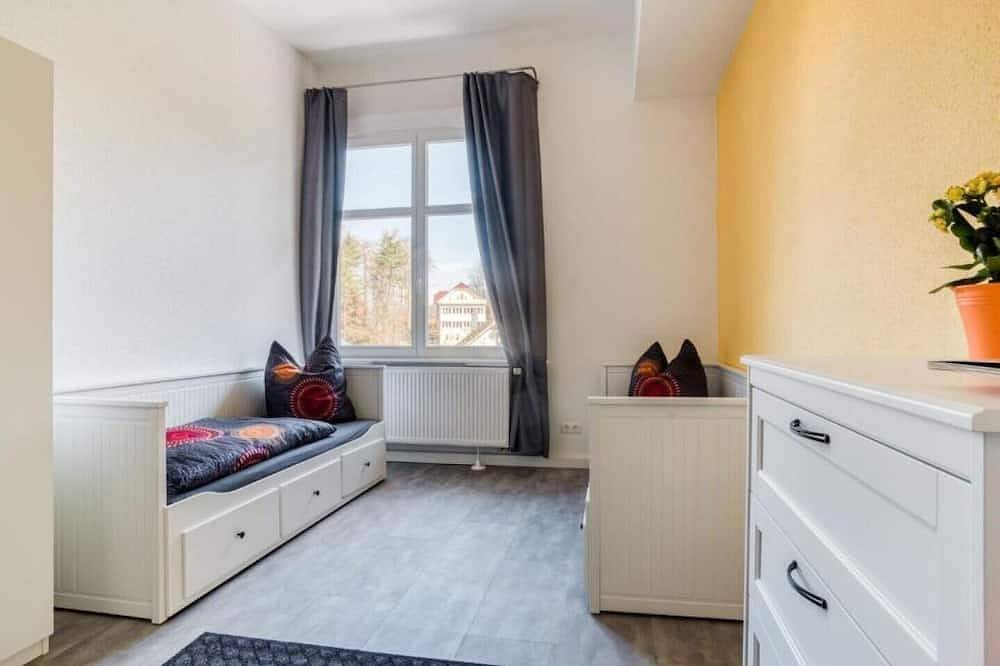Ganze Wohnung, Moderne Ferienwohnung in alter Villa. Direkt am Thüringer Wald! in Georgenthal, Rennsteig