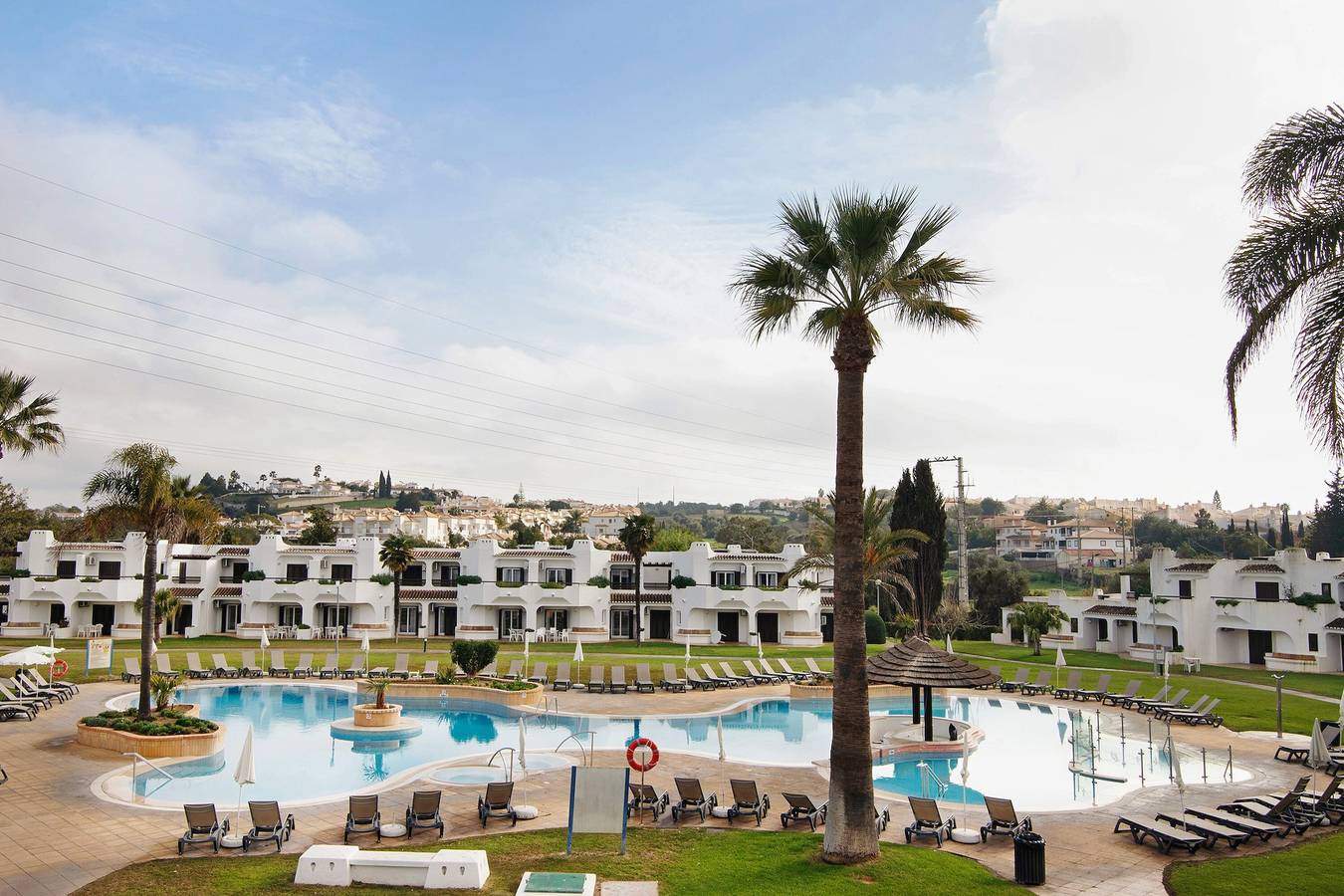 Casa de férias 'Ema Clube em Albufeira ' com piscina partilhada, Wi-Fi e ar condicionado in Albufeira, Distrito de Faro