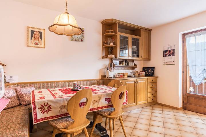 Ganze Wohnung, Apartment „Casa Sicina Albina“ mit Bergblick, Wlan und Balkon in Sicine, Valfloriana