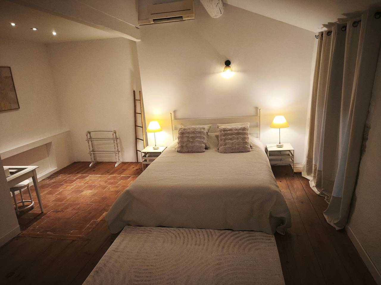 Gästehaus „La Suite - Pont-du-Gard“ mit Gemeinschaftsterrasse, Garten & Wlan in Lédenon, Nimes und Umgebung