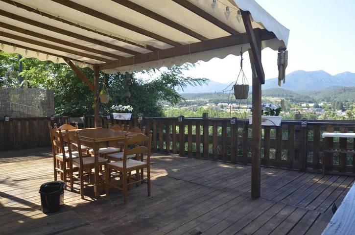 Location de vacances pour 5 personnes, avec terrasse ainsi que jardin et piscine à Besalú - 3
